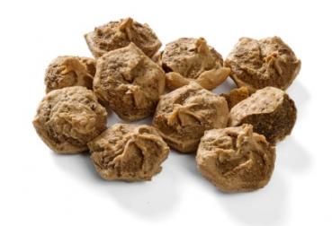 Kräcker mit frischem Wildfleisch